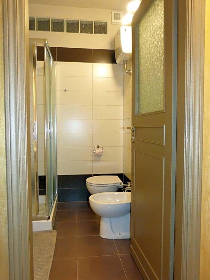 Double Room Private External Bathroom